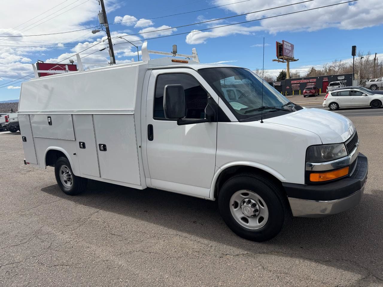Used 2016 Chevrolet Express 3500 RWD image 2