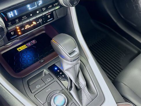 Used 2024 Toyota RAV4 Limited w/ Advanced Technology Package image 17