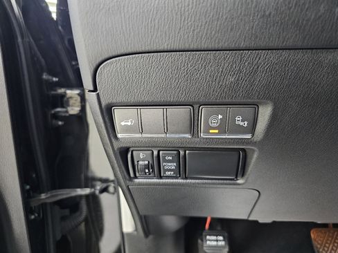 Used 2017 INFINITI QX80 2WD w/ Driver Assistance Package image 40