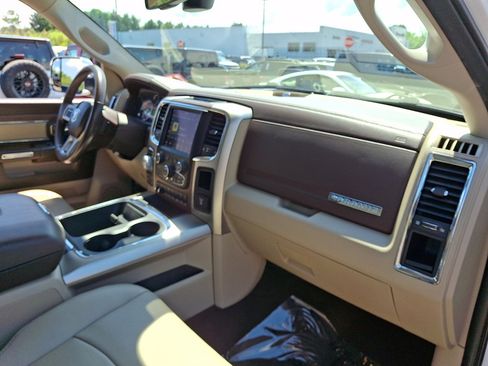 Used 2018 RAM 1500 Laramie w/ Convenience Group AWD/4WD image 11