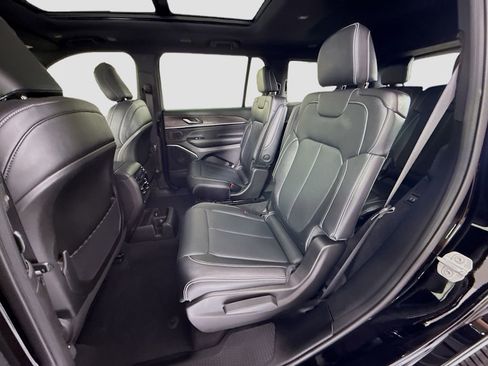 Used 2025 Jeep Grand Cherokee L Overland image 22