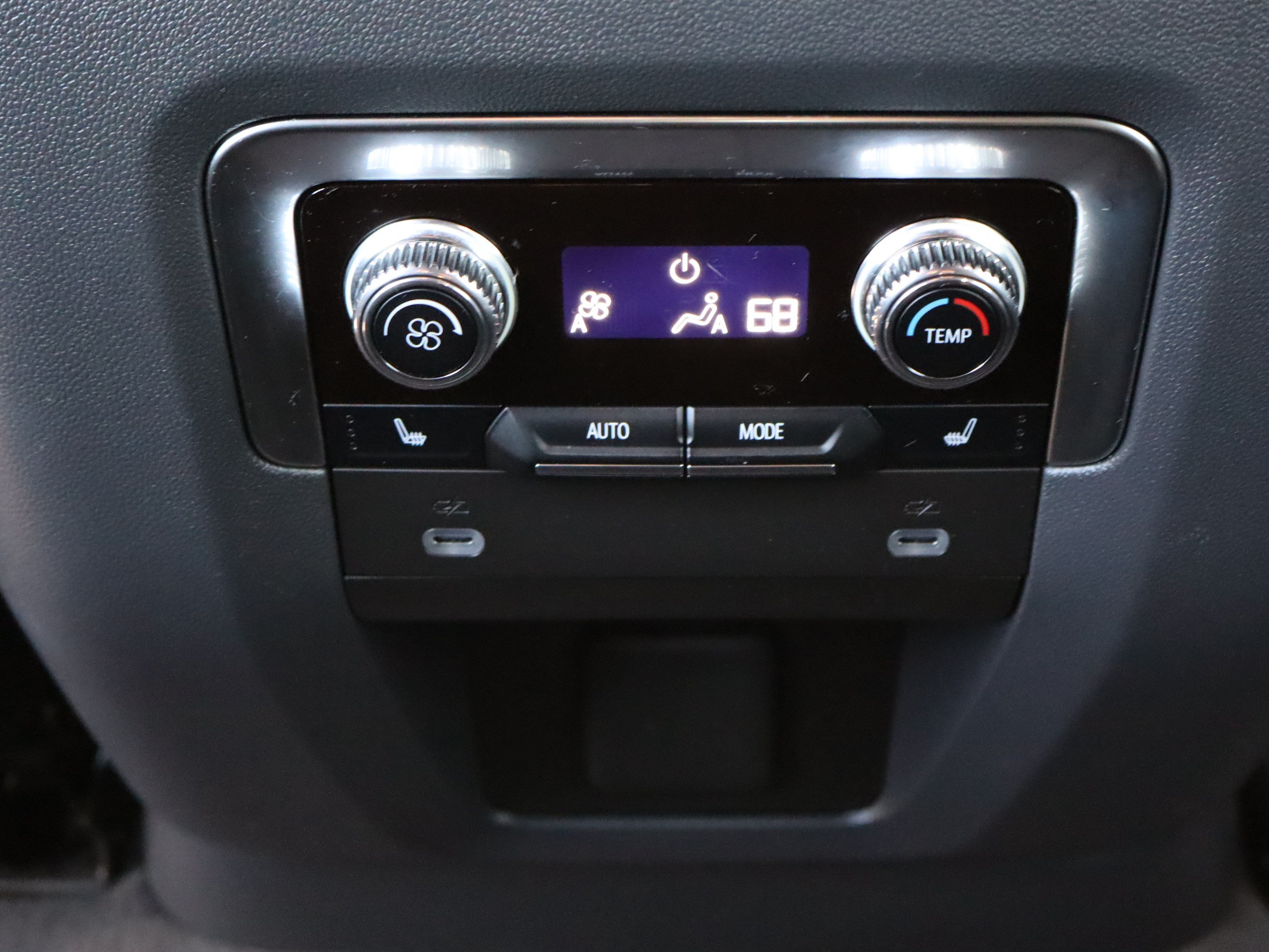 Used 2024 GMC Yukon Denali RWD image 14