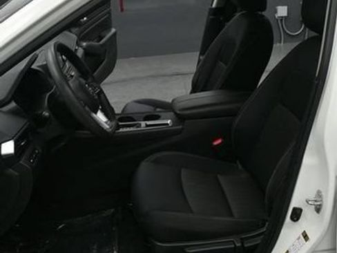 Used 2021 Nissan Altima 2.5 S FWD image 9