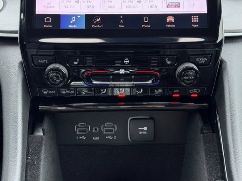 Used 2022 Jeep Grand Cherokee Limited AWD/4WD image 38