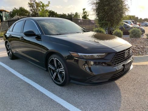 Used 2023 Honda Accord Sport image 2