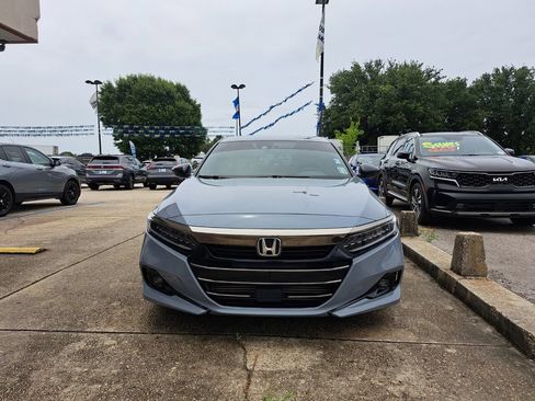 Used 2022 Honda Accord Sport image 2