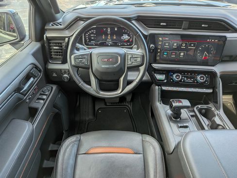 Used 2023 GMC Sierra 1500 AT4 w/ AT4 Premium Package AWD/4WD image 14
