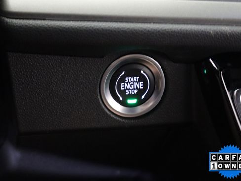 Used 2025 Chevrolet Traverse LT image 32