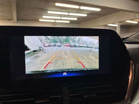 Used 2025 Chevrolet Trax LT image 17