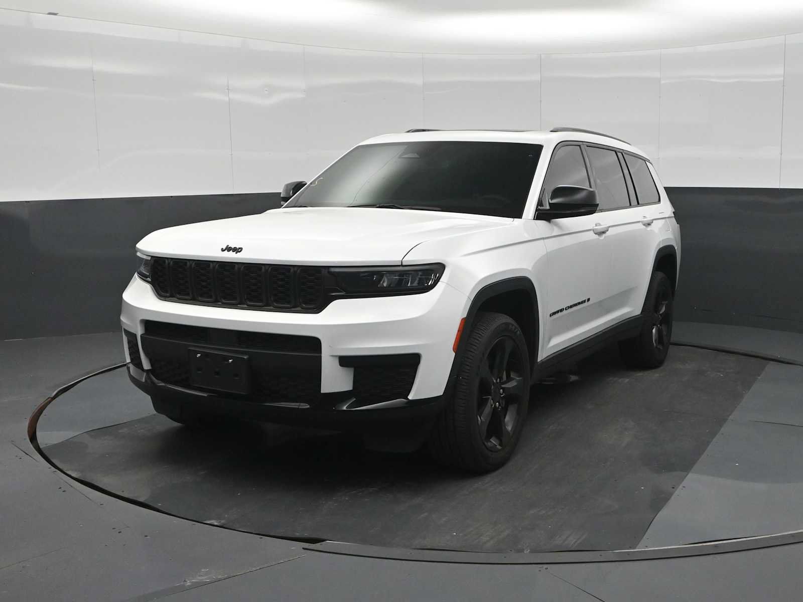 Used 2023 Jeep Grand Cherokee L Laredo AWD/4WD image 5
