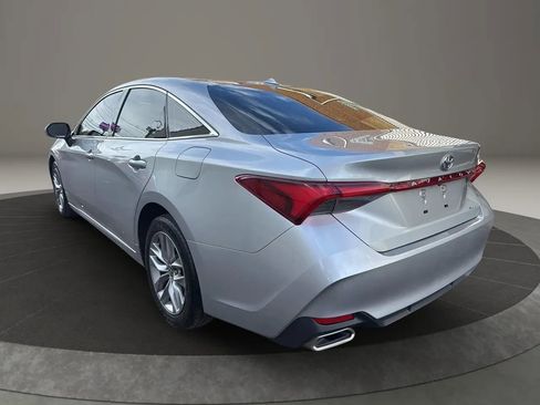 Used 2022 Toyota Avalon XLE image 7