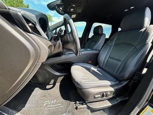 Used 2024 Buick Enclave Essence w/ Technology Package FWD image 35