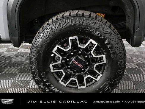Used 2024 GMC Sierra 2500 AT4X AWD/4WD image 36