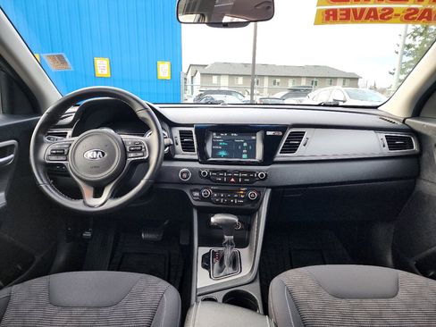 Used 2018 Kia Niro LX image 15