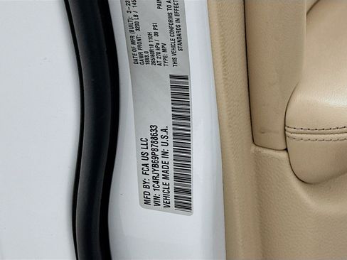 Used 2023 Jeep Grand Cherokee 4WD 4xe image 12