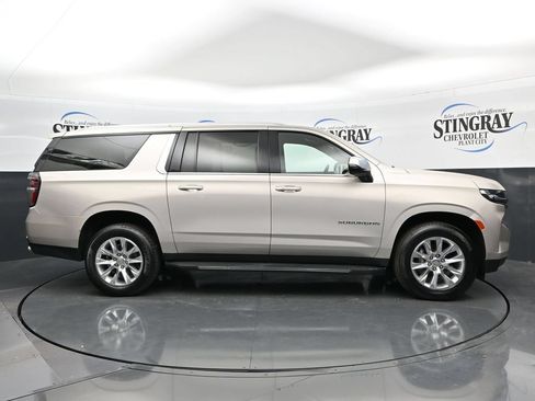 Used 2024 Chevrolet Suburban Premier RWD image 8