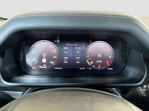 Certified 2023 Land Rover Defender 90 V8 AWD/4WD image 32