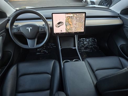 Used 2018 Tesla Model 3 Long Range image 14