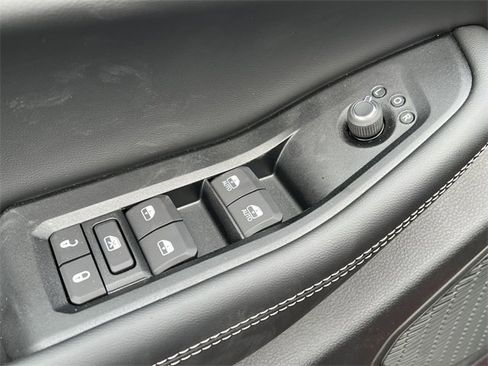 New 2025 Jeep Grand Cherokee Limited w/ Trailer Tow Package image 13