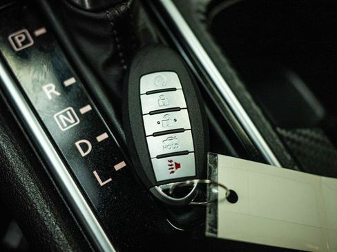 Used 2025 Nissan Sentra SV FWD image 20