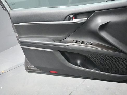 Used 2021 Toyota Camry LE image 21