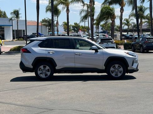 Used 2022 Toyota RAV4 XLE w/ Convenience Package AWD/4WD image 4