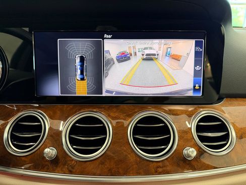 Used 2018 Mercedes-Benz E 300 image 37
