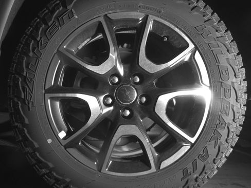 Used 2025 Jeep Compass Trailhawk image 14