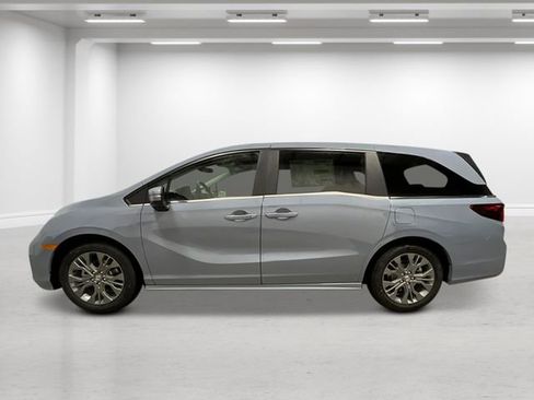 New 2026 Honda Odyssey Touring image 6