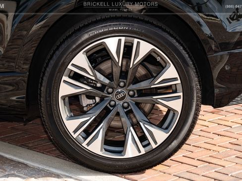 Used 2025 Audi Q8 Prestige image 45