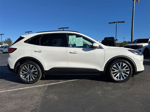 Used 2022 Ford Escape Titanium FWD image 7