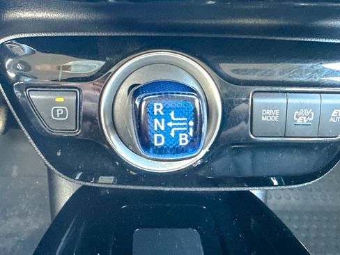 Used 2021 Toyota Prius Prime XLE image 34