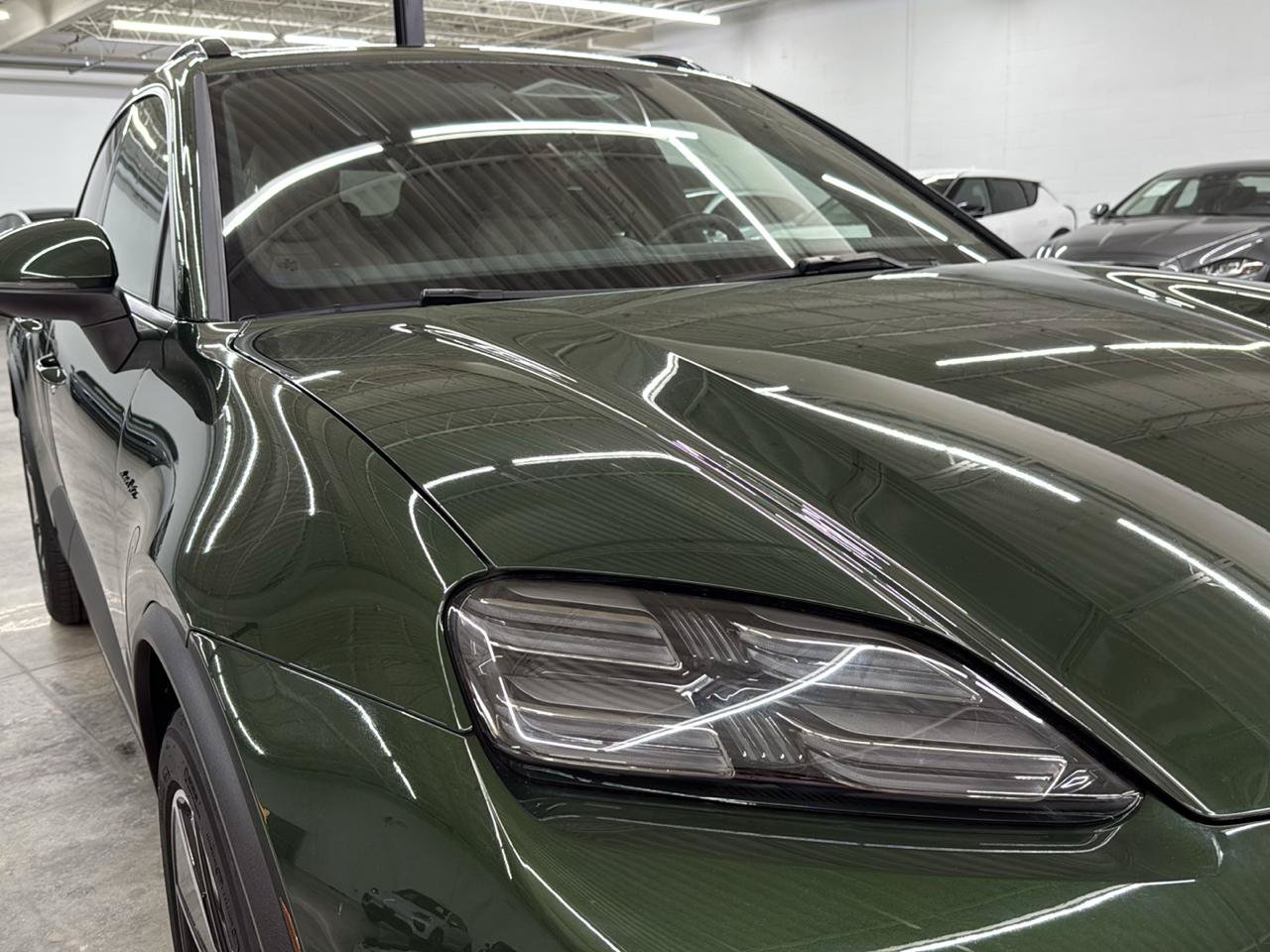 Used 2024 Porsche Macan 4 Electric AWD/4WD image 5