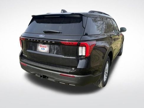 New 2026 Ford Explorer Active image 5