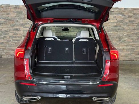Used 2024 Buick Enclave Essence w/ Experience Buick Package FWD image 7