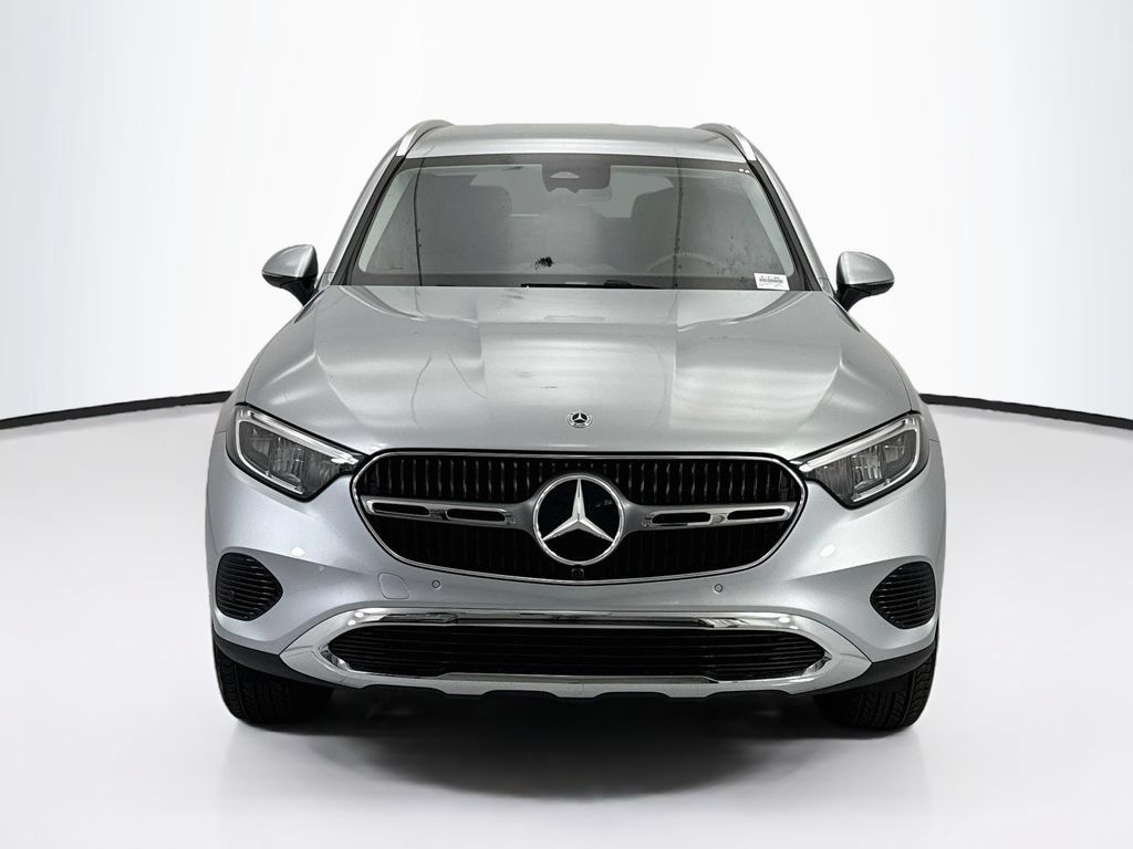 Used 2026 Mercedes-Benz GLC 300 image 2