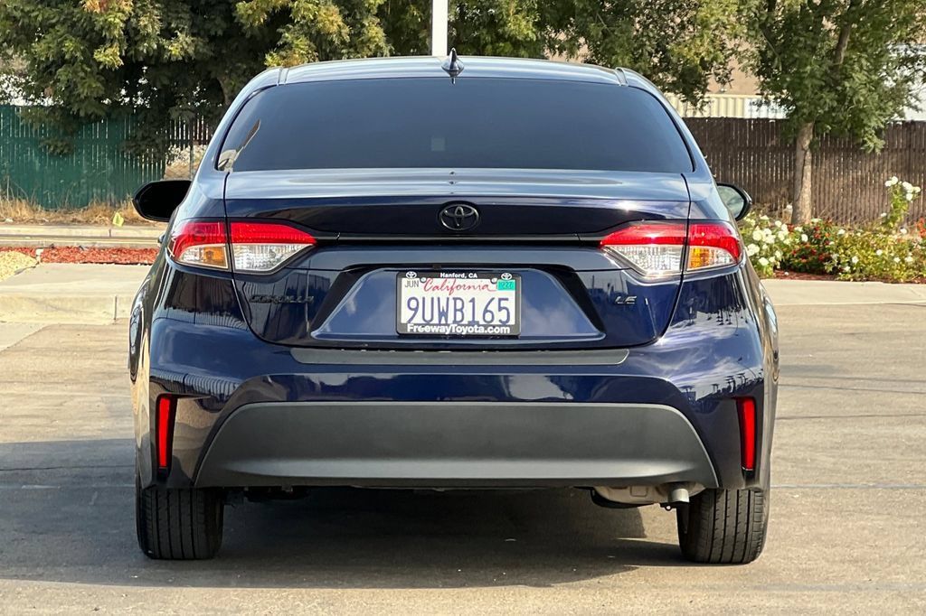 Certified 2025 Toyota Corolla LE w/ LE Premium Package FWD image 6