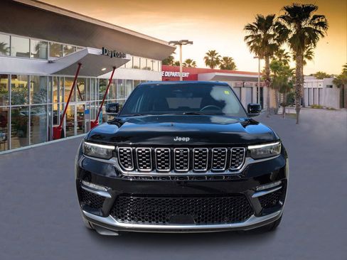 Certified 2025 Jeep Grand Cherokee Summit AWD/4WD image 8