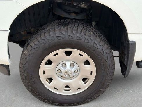 Used 2022 Nissan Titan S w/ HD Front GAWR Package AWD/4WD image 11