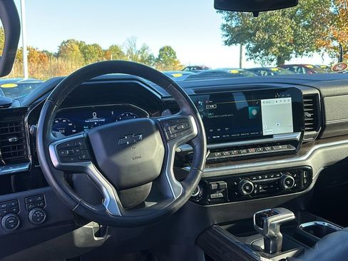 Used 2022 Chevrolet Silverado 1500 LT Trail Boss w/ LT Trail Boss Premium Package image 13