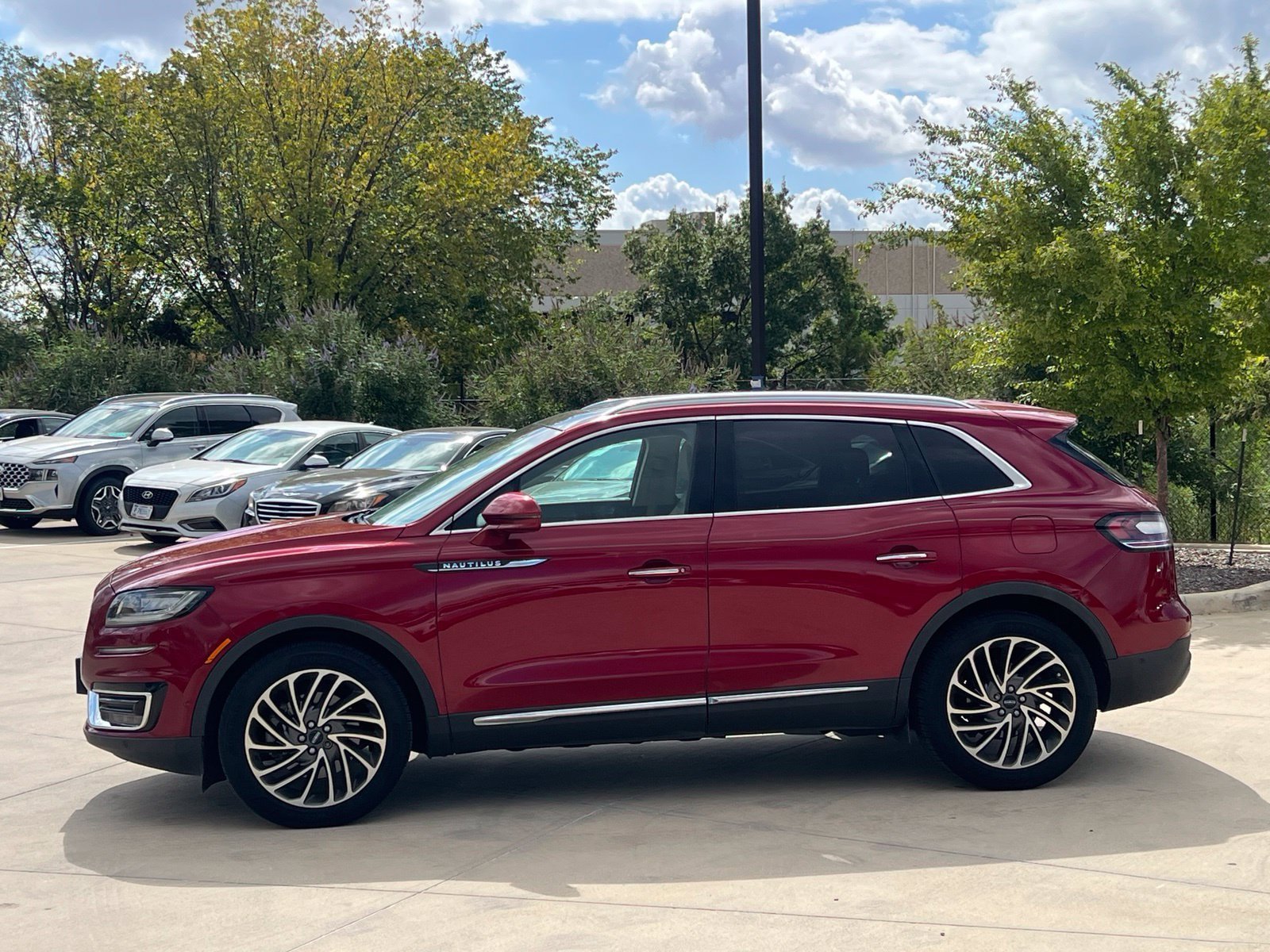 Used 2019 Lincoln Nautilus Reserve FWD image 6
