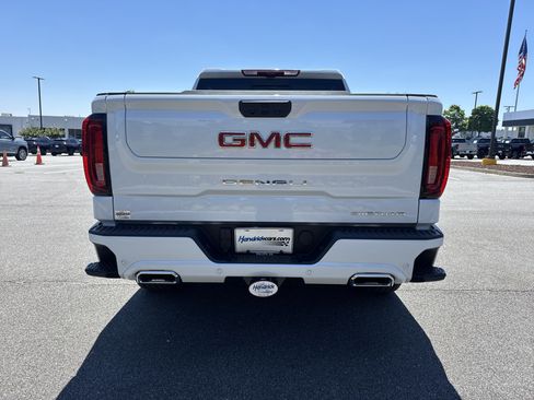 New 2026 GMC Sierra 1500 Denali AWD/4WD image 9