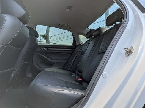 Used 2019 Honda Accord Touring image 16