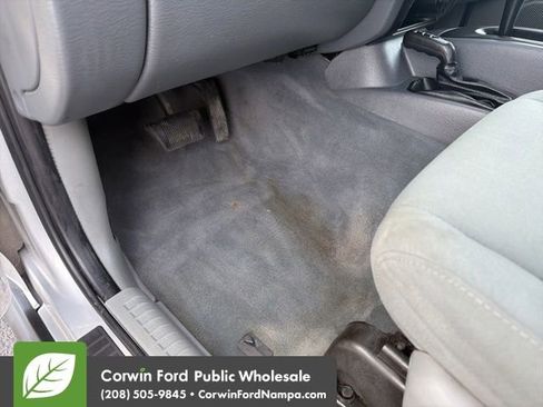 Used 2005 Jeep Liberty Sport image 27