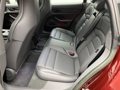 Used 2022 Porsche Taycan image 28