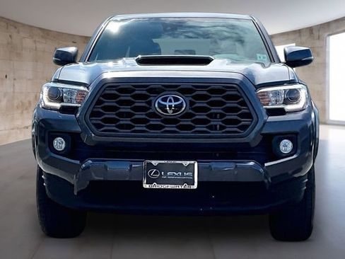 Used 2022 Toyota Tacoma TRD Sport w/ Technology Package image 2