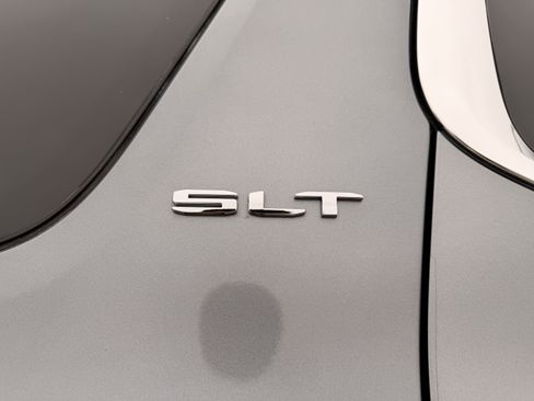 Used 2020 GMC Acadia SLT w/ Trailering Package image 9