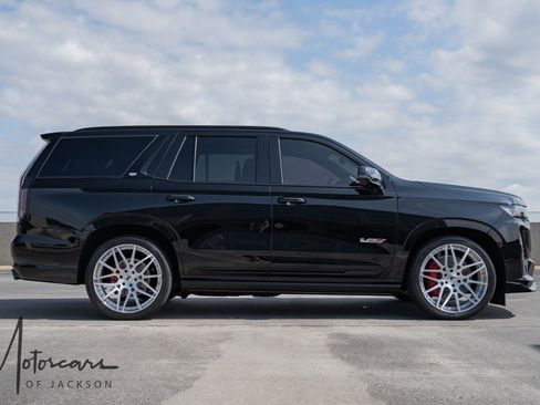 Used 2023 Cadillac Escalade V image 5