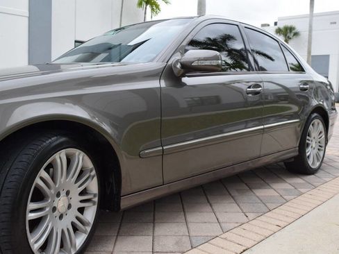 Used 2008 Mercedes-Benz E 350 4MATIC Sedan image 18