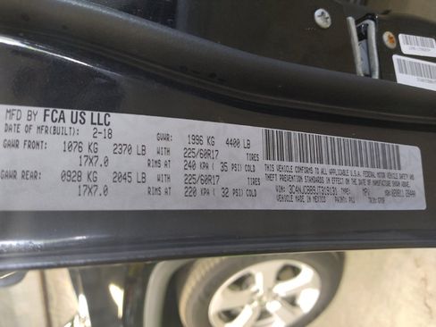 Used 2018 Jeep Compass Latitude FWD image 33